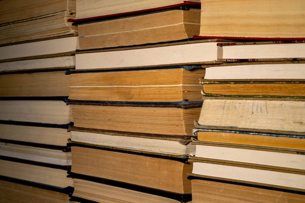 Shelves Old Books Stacks Textbooks Red Blue Green Covers Paper — ストック写真