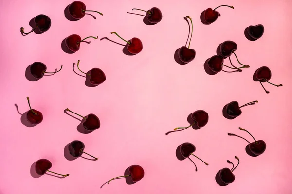 Red Ripe Sweet Cherries Arranged Circle Pink Studio Background Copy — 스톡 사진