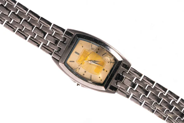 Vieille Montre Bracelet Métal Avec Cadran Dommages Sur Fond Studio — Photo