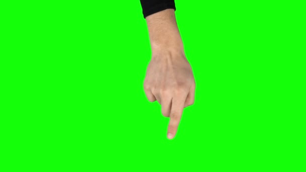 在绿色屏幕上的平板屏幕上 男人手拿着黑色毛衣 左右手都在做刷子 单手按键触摸屏幕手势 容易删除 靠近点 — 图库视频影像
