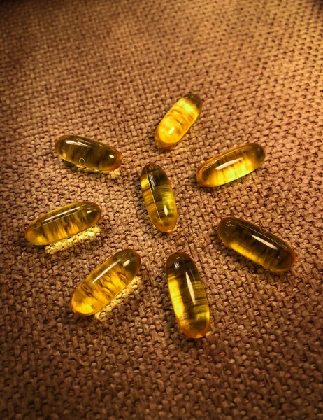 Vitaminen Omega 3 op een prachtige achtergrond. — Stockfoto