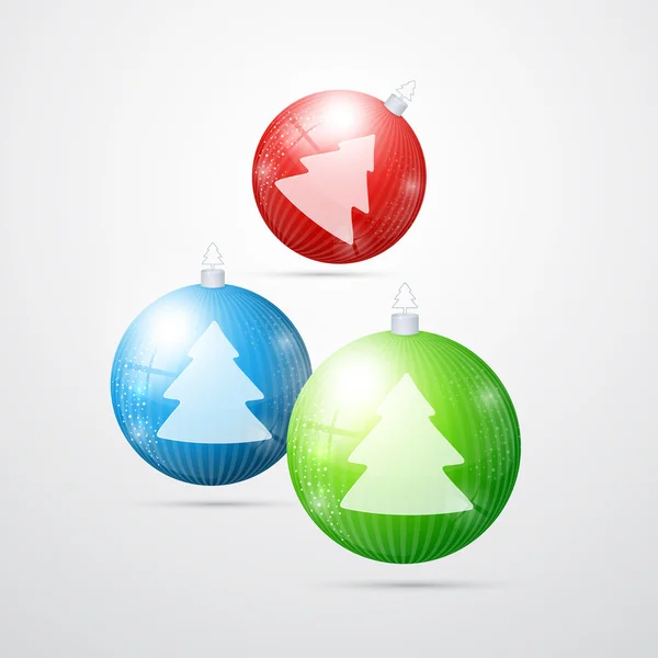 Beyaz arka plan üzerinde izole mavi, kırmızı, yeşil Noel topları