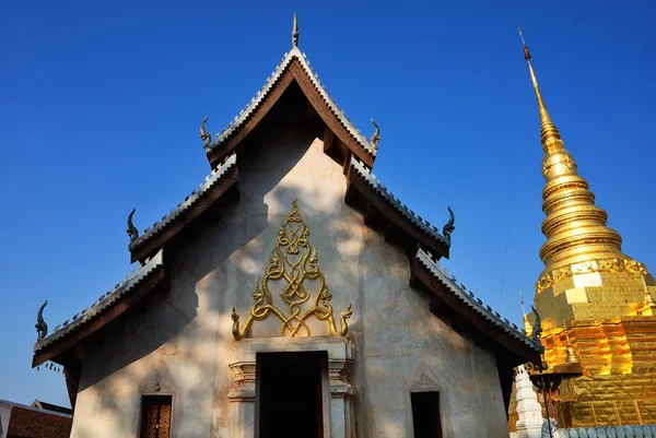 Templo con Pagoda — Foto de Stock