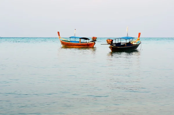 在海景的旅行船 — 图库照片