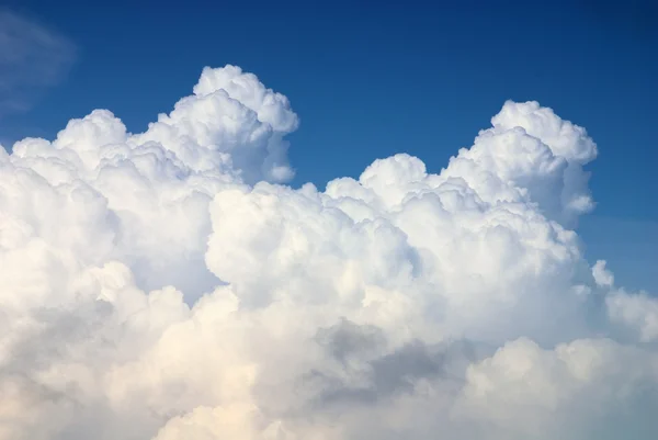 Nimbus in der Wolkenlandschaft — Stockfoto