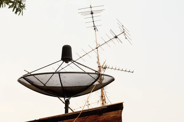 Antena satélite — Fotografia de Stock