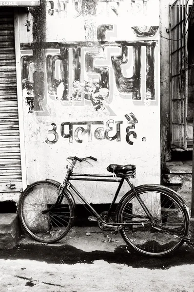 旧自行车 — 图库照片