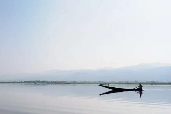 Rybak na jeziorze Inle — Zdjęcie stockowe