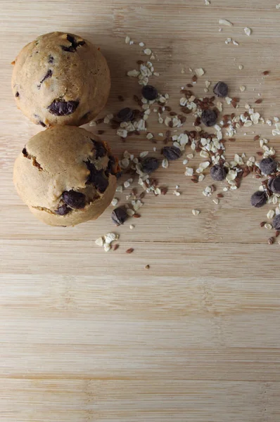 Zelfgemaakte Muffins Houten Tafel Met Haver Zaden — Stockfoto