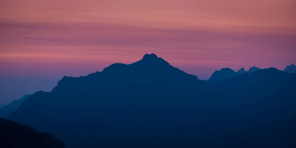 Tirol Dağları güneş doğarken — Stok fotoğraf