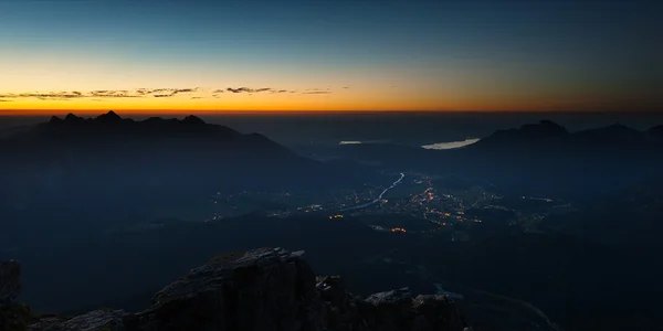Widok na dolinę z austriackiej góry — Zdjęcie stockowe