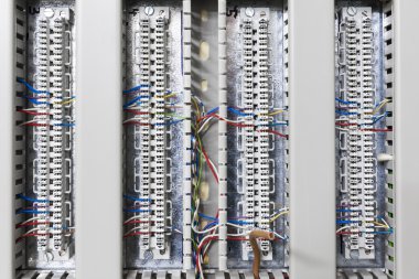Elektronik kablo bar bağlantı iletişim sistemleri için