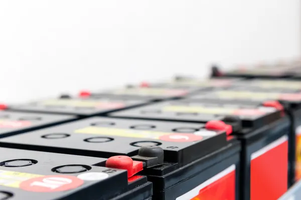 Seriële bijgevoegde batterijen voor noodvoeding — Stockfoto