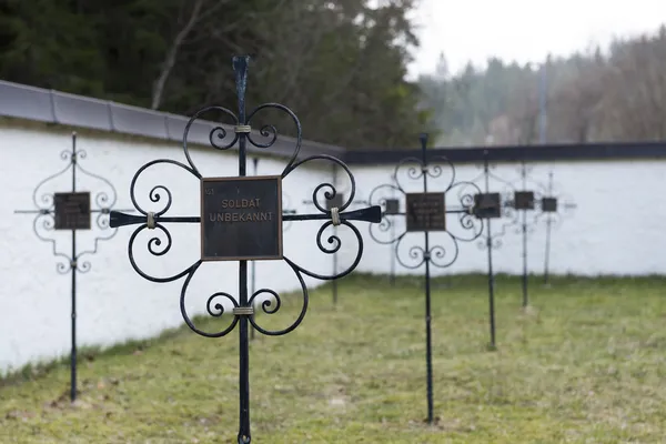 Crosses at graveyard for black death victims — Stock Photo, Image