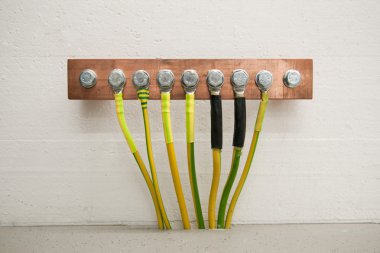 Elektrik topraklama bir BT sunucu odası