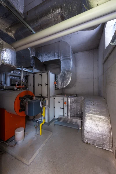 Engineering and plant room with thermally insulated pipes — Stock Photo, Image