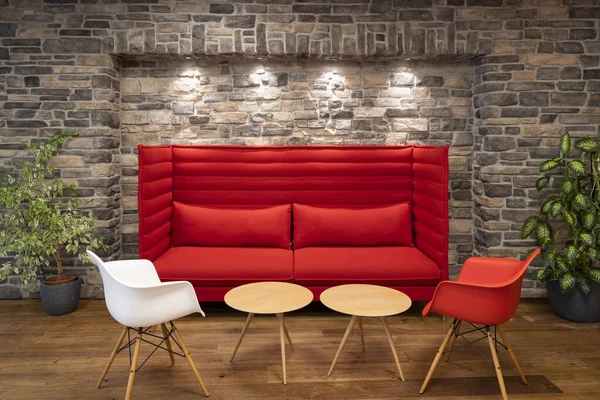 Red Modern Couch Chairs Tables Illuminated Spotlights Front Retro Natural — Stock Photo, Image