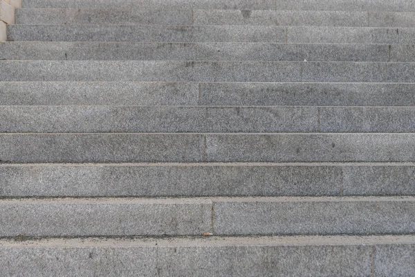Гранитная Лестница Поднимается Лестнице Мусор — стоковое фото
