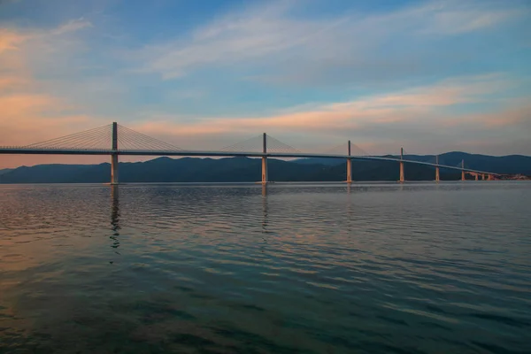 Schöne Moderne Brücke Über Das Meer Auf Peljesac Kroatien Vordergrund — Stockfoto