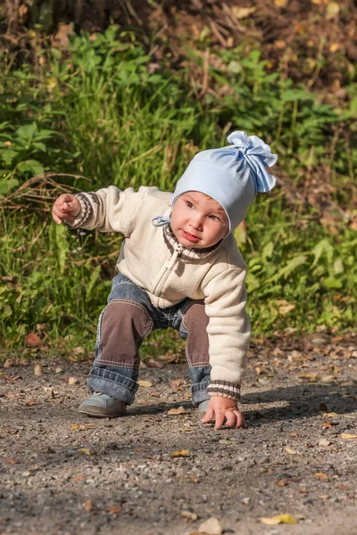 Little Toddler Playing Park — Stock Photo, Image