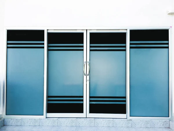 Стеклянные Двери Конференц Зала Средней Школы — стоковое фото
