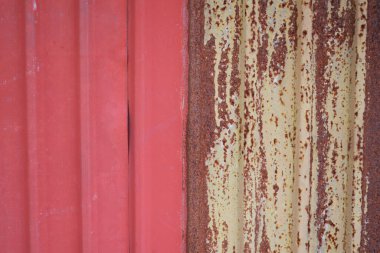 Paslı metal yaprak dokusu. Eski metal çatı dokusu. Eski metal levha deseni. Metal yaprak dokusu.