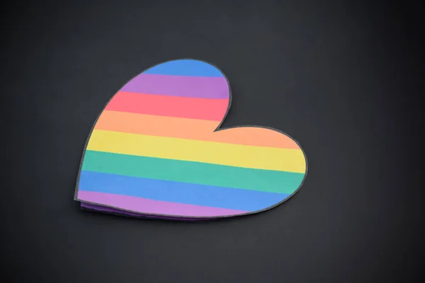 Papel Colorido Arco Íris Cortado Forma Coração Conceito Para Celebração — Fotografia de Stock