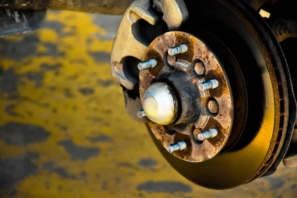Closeup View Rusty Truck Rear Wheel Hub Garage Soft Selective — Zdjęcie stockowe