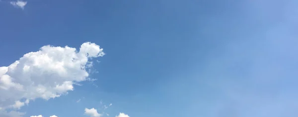 Облачный Блюзовый Фон Послеобеденная Атмосфера Концепция Солнечного Дня — стоковое фото