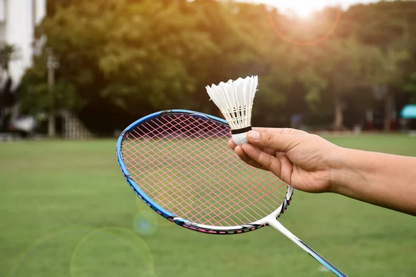 Badminton Outdoor Playing Badminton Racket Shuttlecock Holding Hand Player Blurred — Stock fotografie