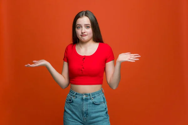 Confused puzzled upset young girl looking with sorrow, doubts gesturing I dont know, feeling helpless in problem — Stock Photo, Image