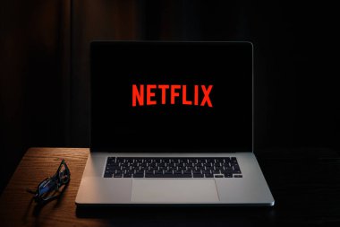 Netflix dizüstü bilgisayar ekranında. Moskova, Rusya - 17 Aralık 2021. 