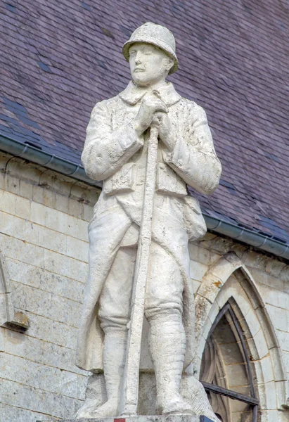 Monumento a la guerra. Soldado de la guerra 14-18 en Francia. Paso de Calais. — Foto de Stock