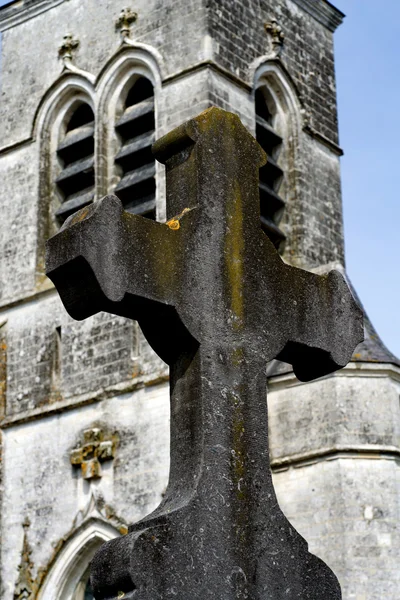 Stary krzyż kamienny — Zdjęcie stockowe