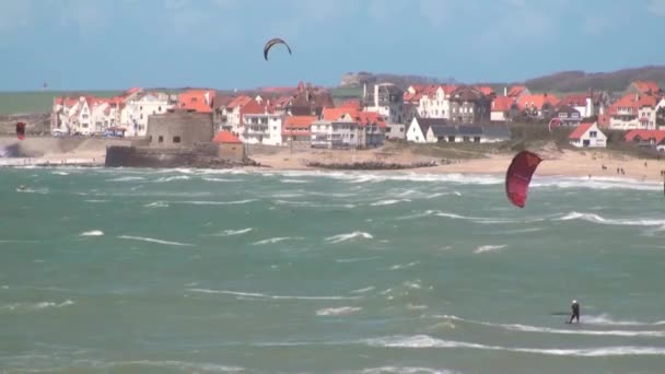 Kitesurfen in pas-de-calais.france — Stockvideo