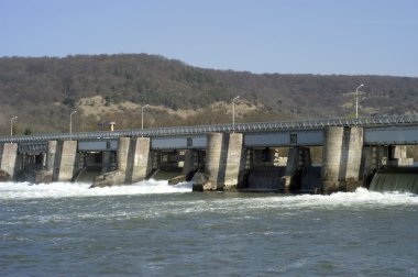 Seine Nehri üzerinde pozlar, hidroelektrik baraj. Fransa