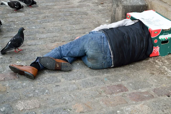 在巴黎，法国的无家可归者 — 图库照片