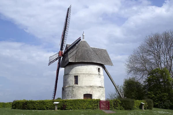 Moinho de vento para Eaucourt-sur-Somme, França — Fotografia de Stock