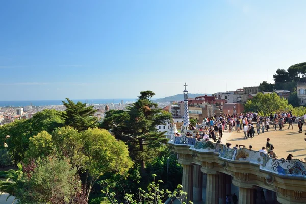 Parque de Guell y Barcelona, bonita vista desde arriba — Foto de Stock