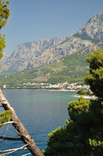 Biokovo mountain with adriatic sea at Tucepi — Stock fotografie