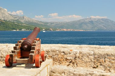 eski ortaçağ kenti korcula eski kale, savaş topu