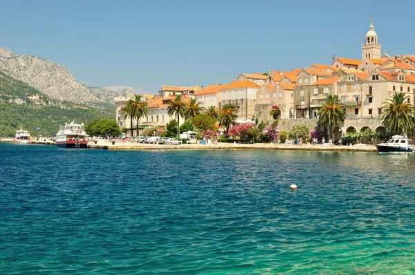 Città vecchia con porto di Korcula, Croazia — Foto Stock