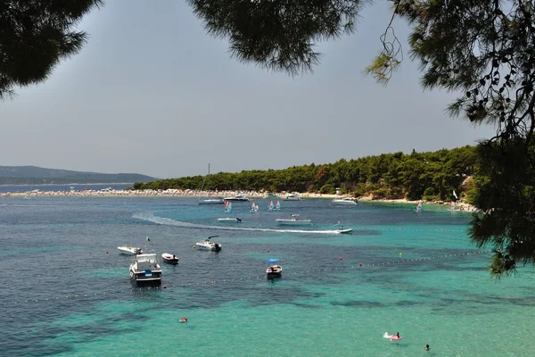 Incredibile spiaggia Zlatni rat (Golden Cape ) — Foto Stock