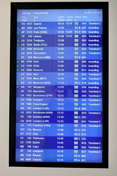 Letiště vzlety informační tabule — Stock fotografie