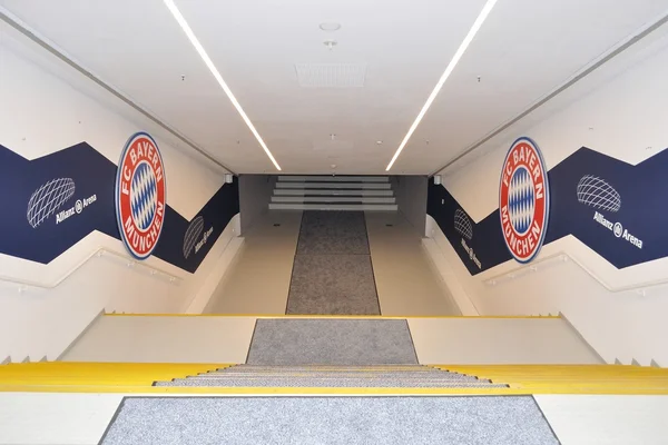 Escalera en Allianz Arena en Munich, Alemania —  Fotos de Stock