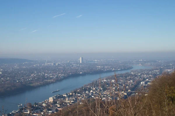 Hügel Mit Blick Auf Den Rhein Und Die Stadt Königswinter — Stockfoto