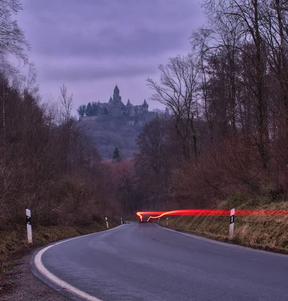 Braunfels Germany December 2020 Car Lights Road Sunset Braunfels Castle — Stok fotoğraf