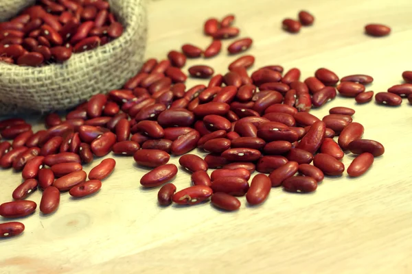 Rote Bohnen in einer Tüte — Stockfoto