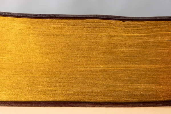 Close Pages Book Golden Edges Golden Texture Background — Stock Photo, Image