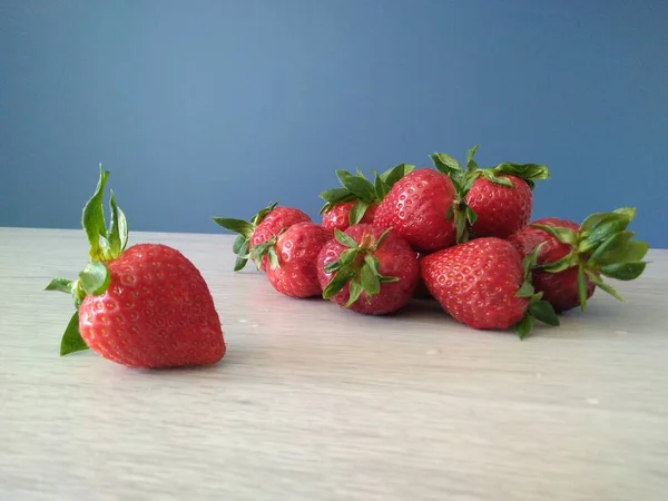 Fresh Strawberries Desk — Photo